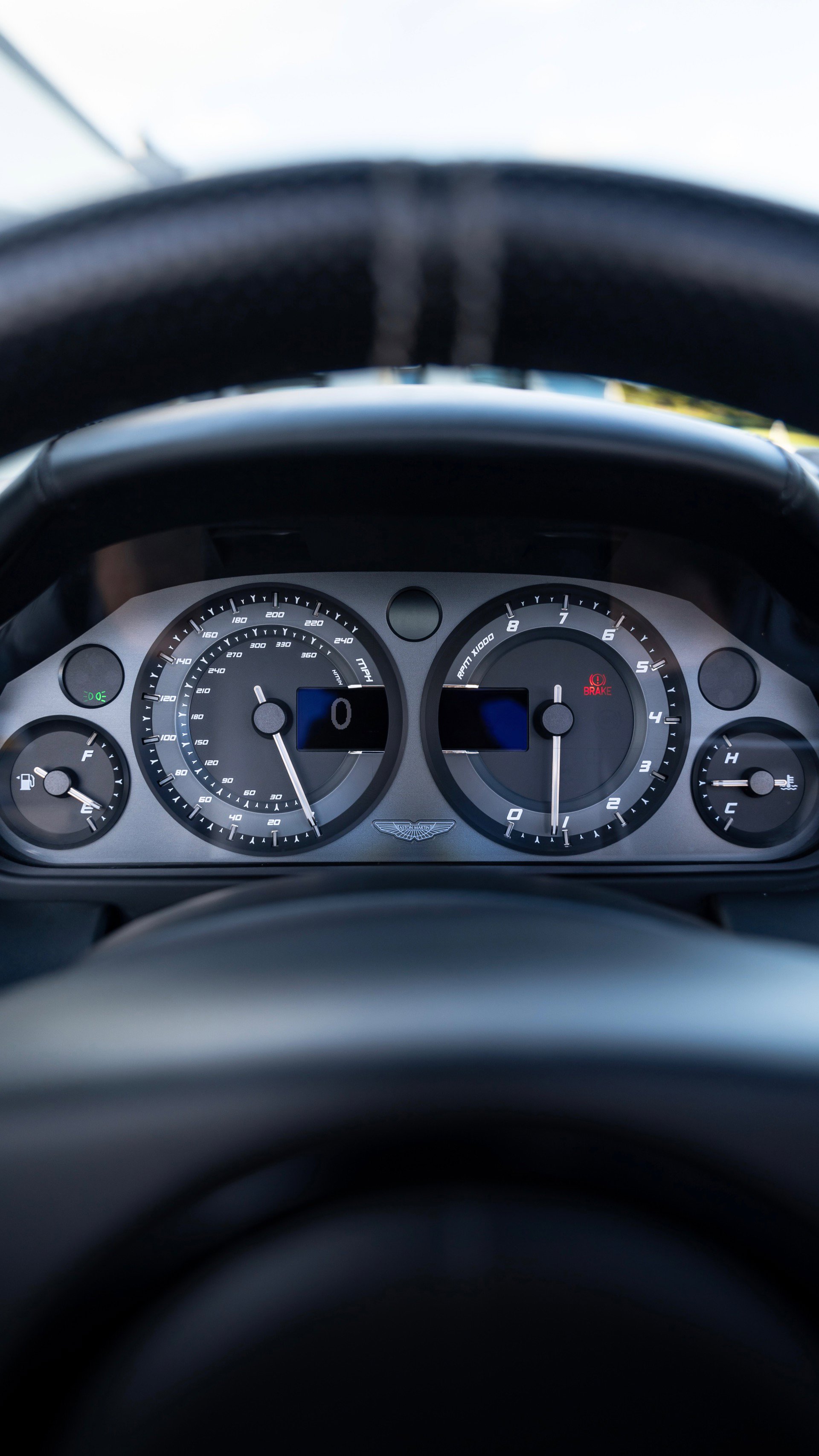 Used 2015 Aston Martin V8 Vantage GT image 18