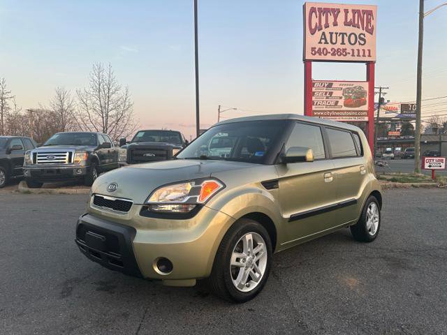 Used 2010 Kia Soul + w/ Audio Pkg FWD image 9
