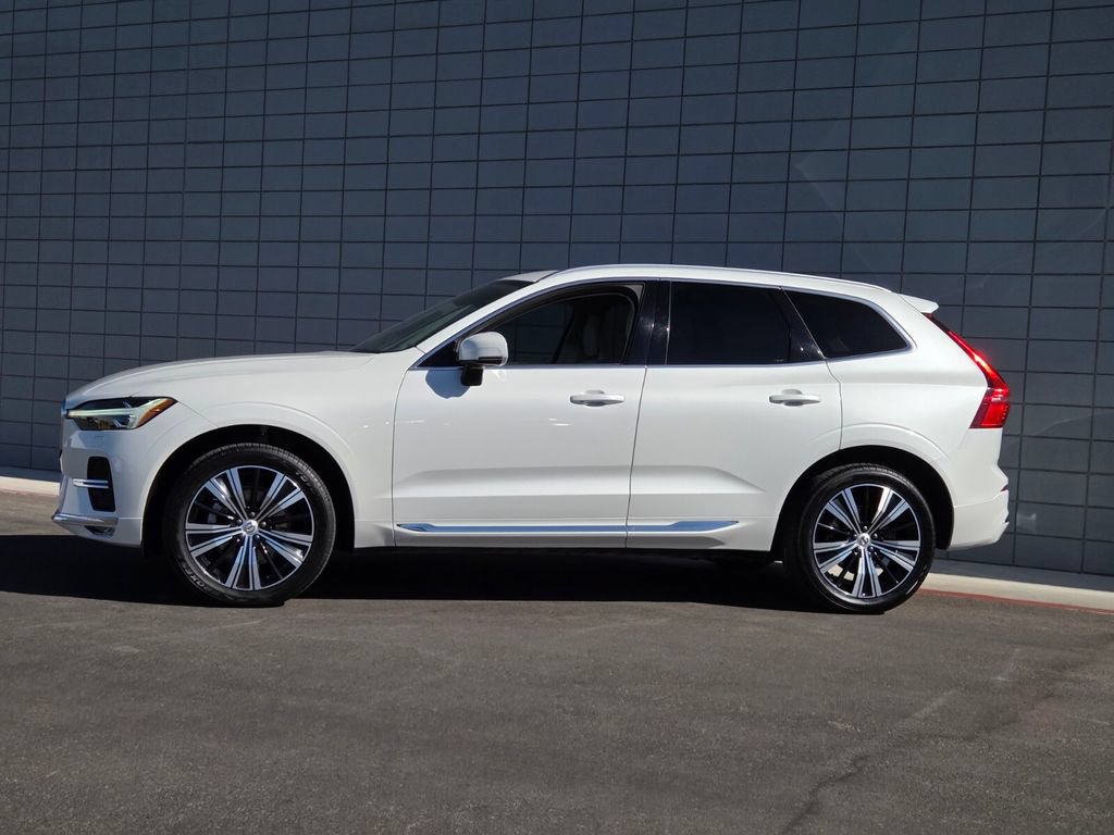 Used 2022 Volvo XC60 B5 Inscription w/ Climate Package FWD image 2