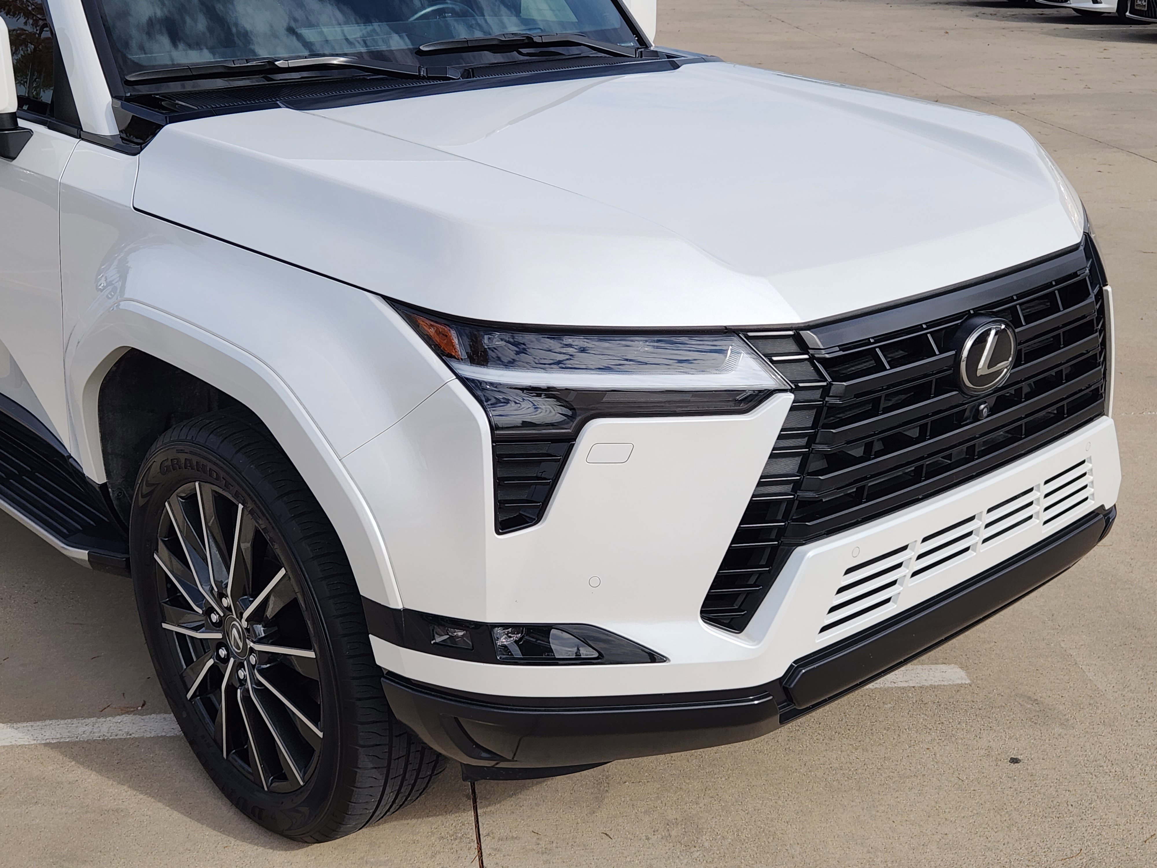 Used 2024 Lexus GX 550 image 7