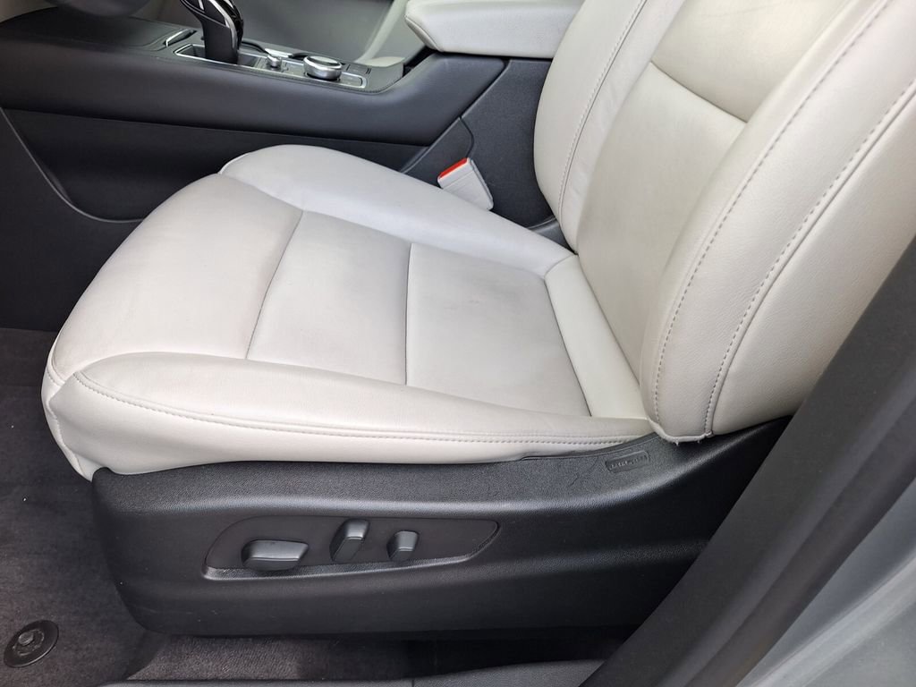 Used 2023 Cadillac XT4 Premium Luxury image 29