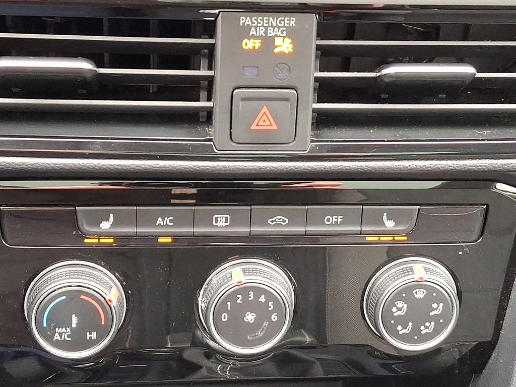 Used 2023 Volkswagen Taos SE image 29