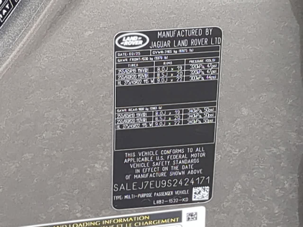 Certified 2025 Land Rover Defender 110 S AWD/4WD image 38