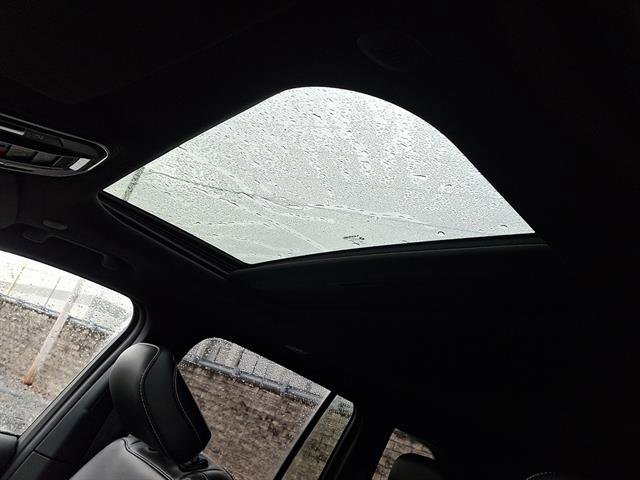 New 2025 Jeep Grand Cherokee Altitude image 11