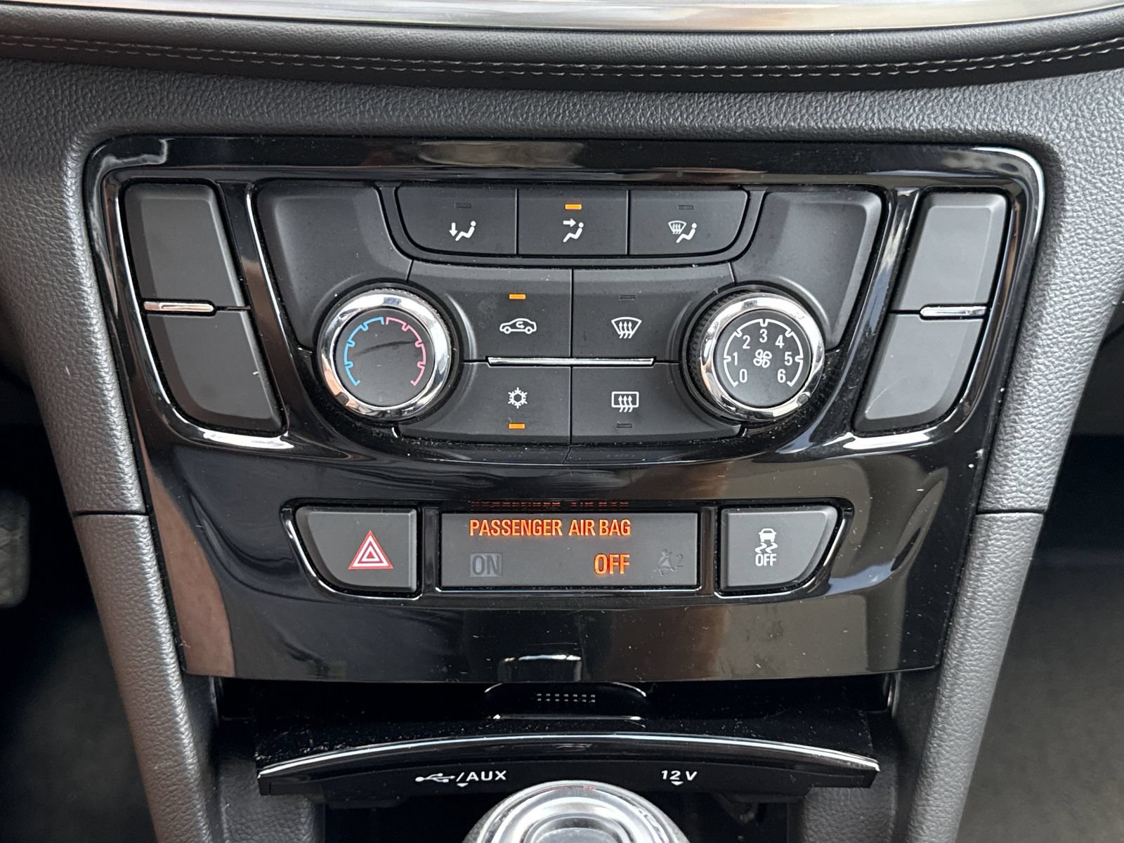 Used 2020 Buick Encore Preferred FWD image 22