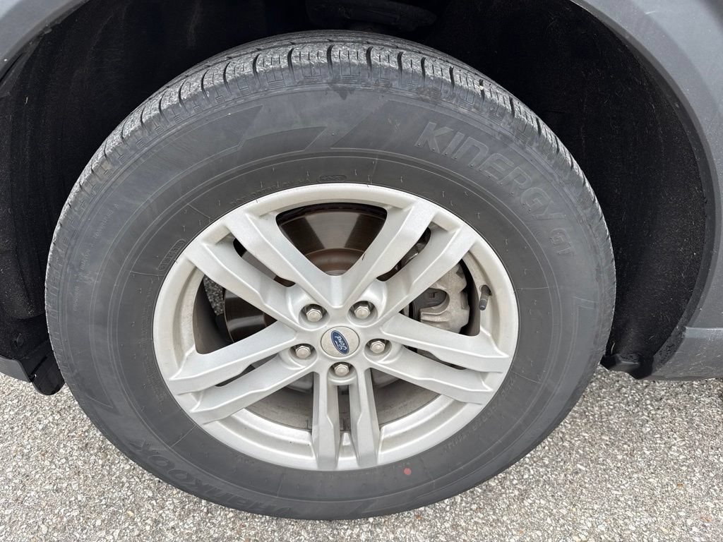 Used 2024 Ford Explorer XLT w/ Equipment Group 202A AWD/4WD image 5