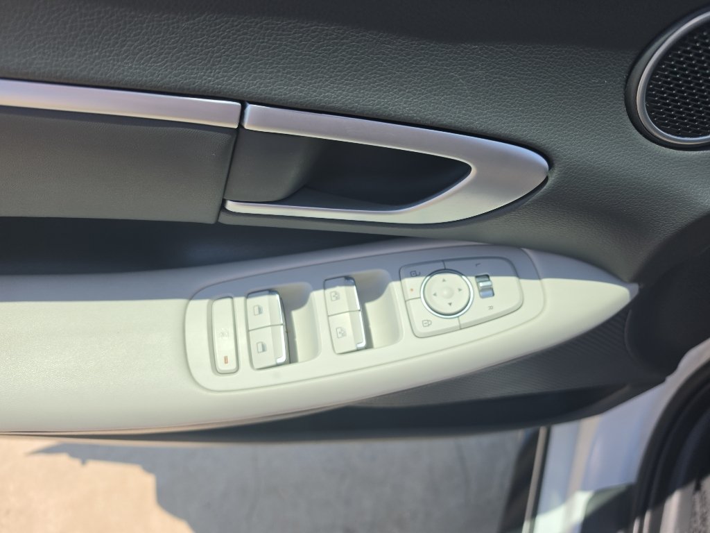 Certified 2025 Hyundai Sonata SEL FWD image 14