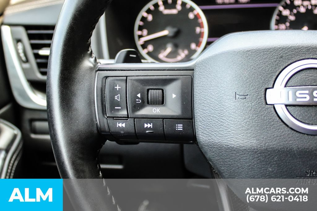 Used 2025 Nissan Rogue SV FWD image 24
