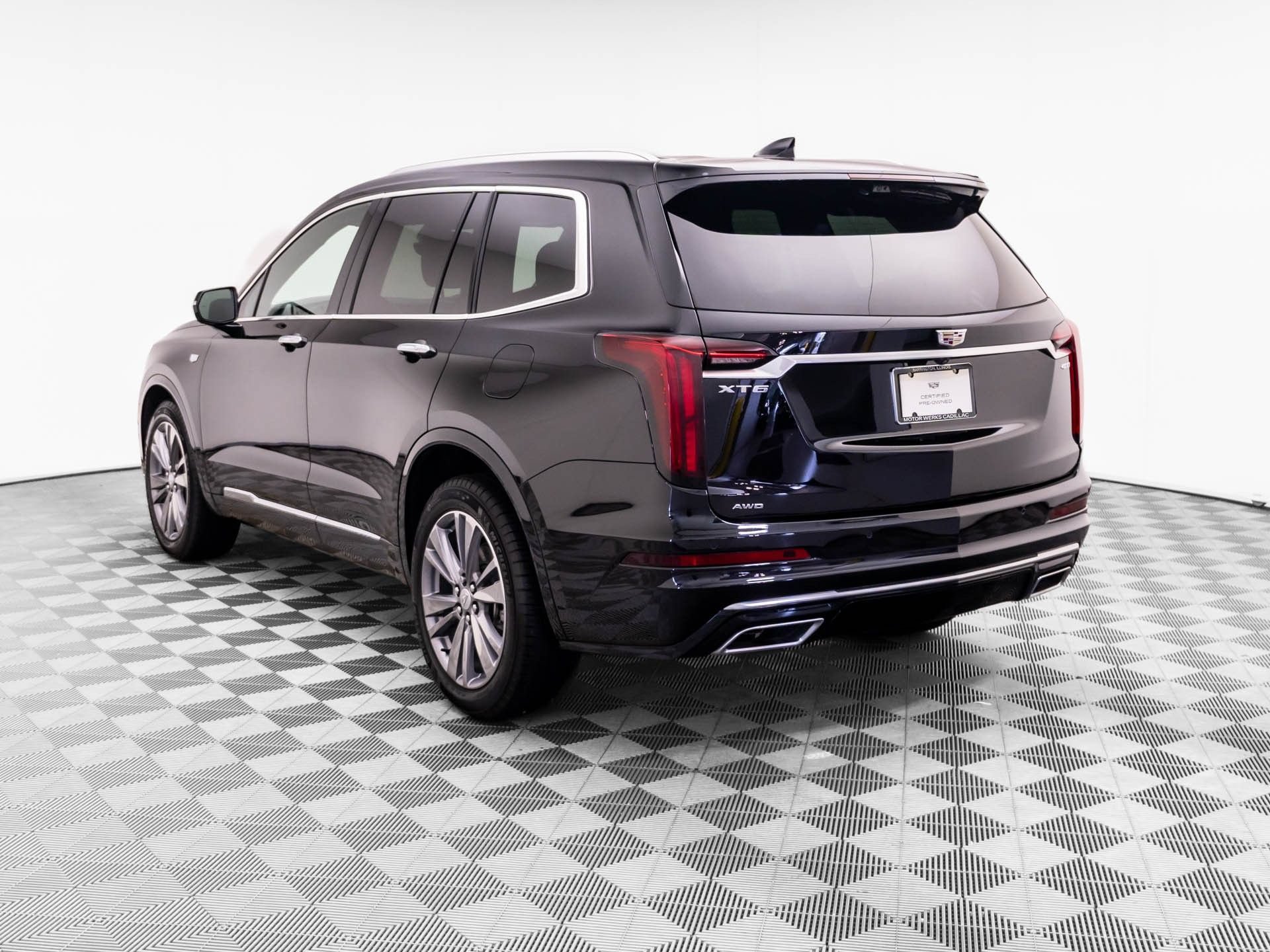 Certified 2025 Cadillac XT6 Premium Luxury w/ Platinum Package AWD/4WD image 3