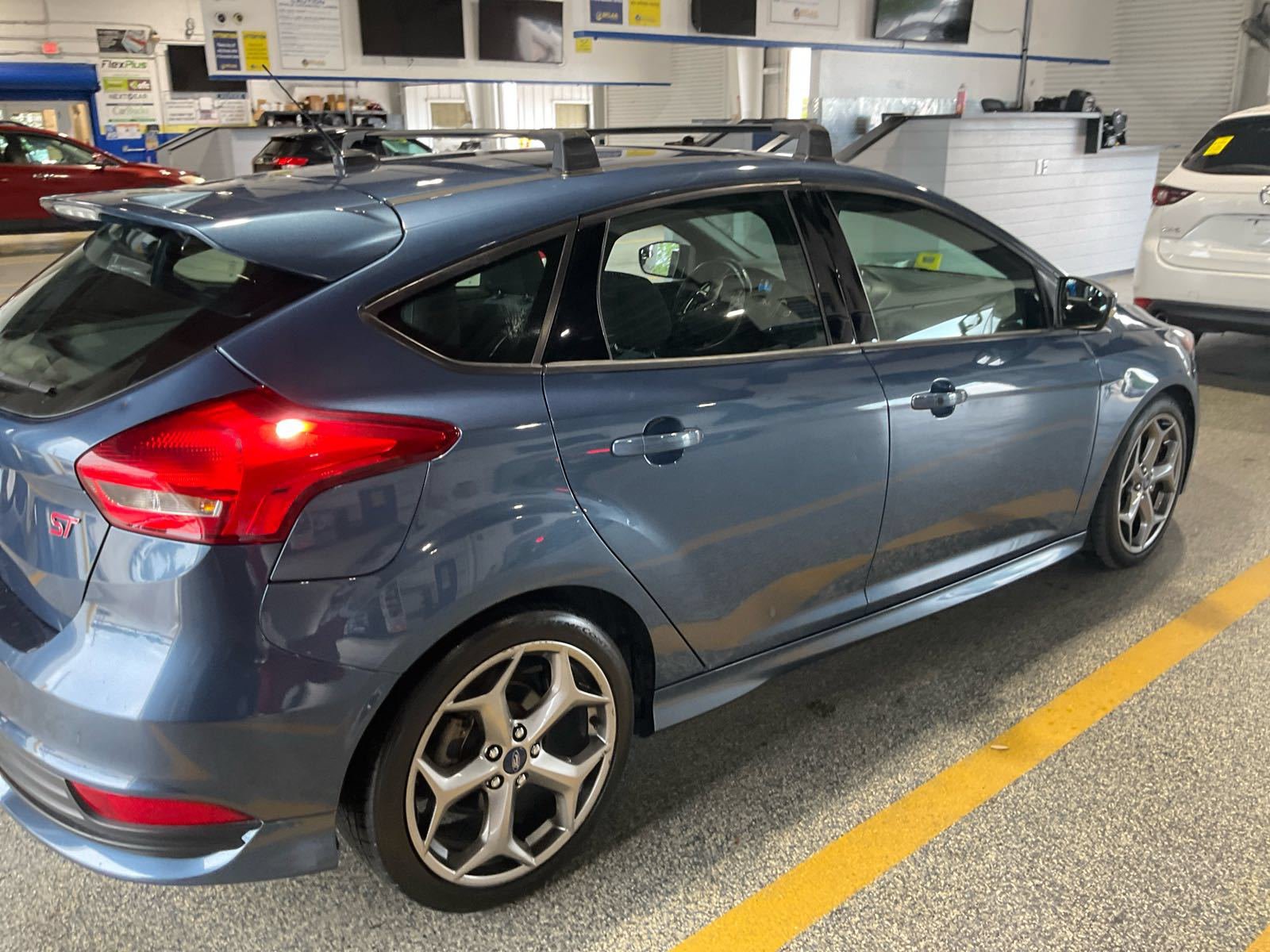 Used 2018 Ford Focus ST FWD image 9