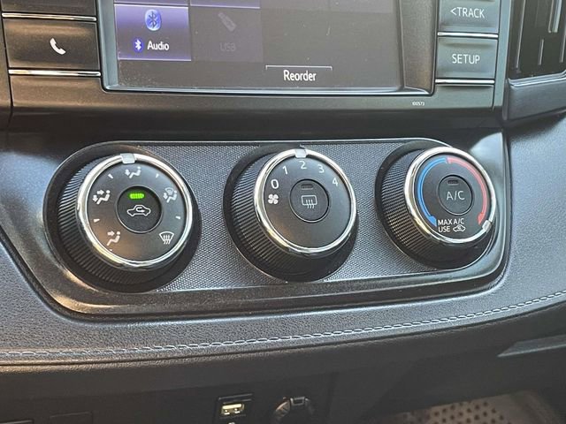 Used 2017 Toyota RAV4 LE image 27