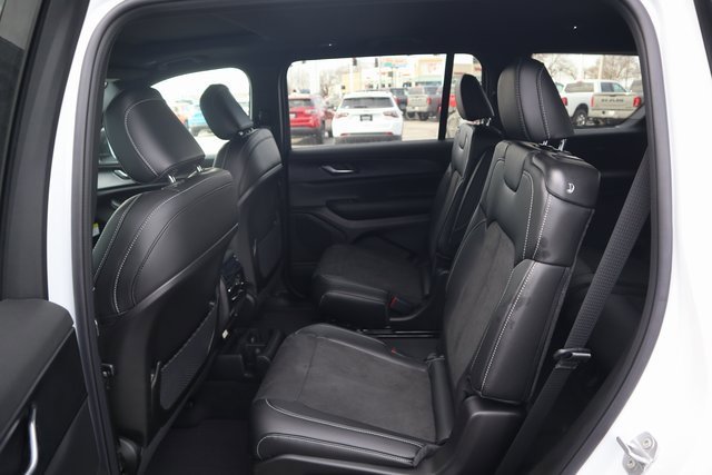 New 2025 Jeep Grand Cherokee L Altitude image 19