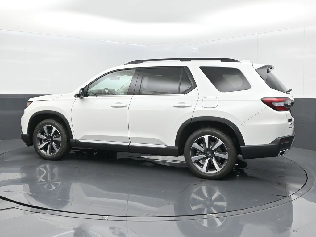 New 2025 Honda Pilot Touring image 13