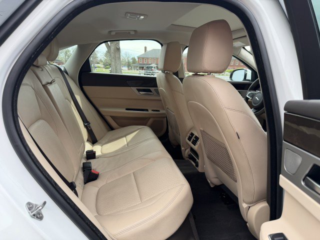 Used 2018 Jaguar XF Prestige AWD/4WD image 25