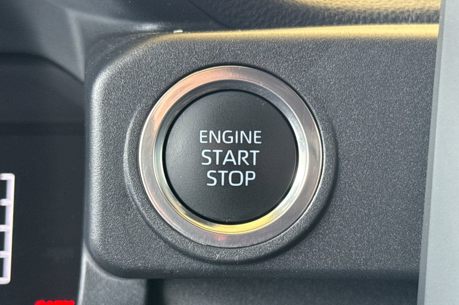 Certified 2025 Toyota 4Runner SR5 image 27