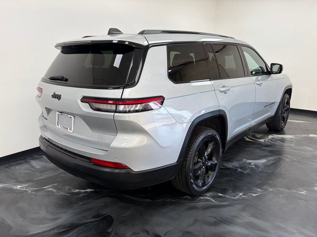 Used 2022 Jeep Grand Cherokee L Laredo AWD/4WD image 21