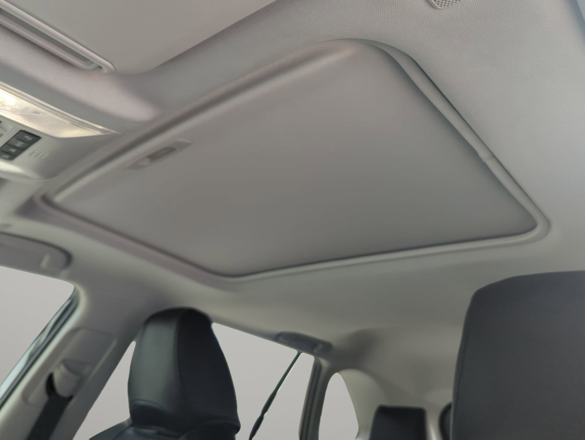 Used 2025 Toyota RAV4 XLE w/ Convenience Package FWD image 58