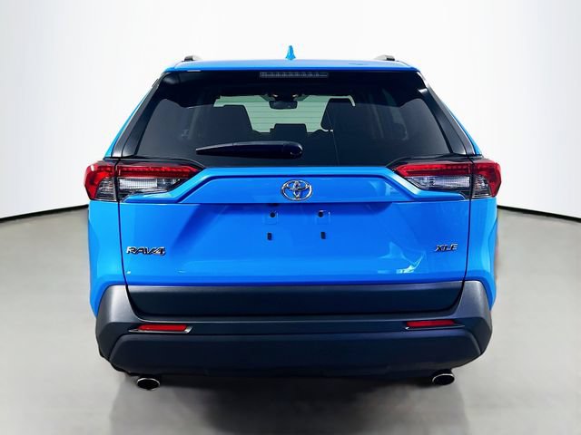 Used 2019 Toyota RAV4 XLE Premium FWD image 8