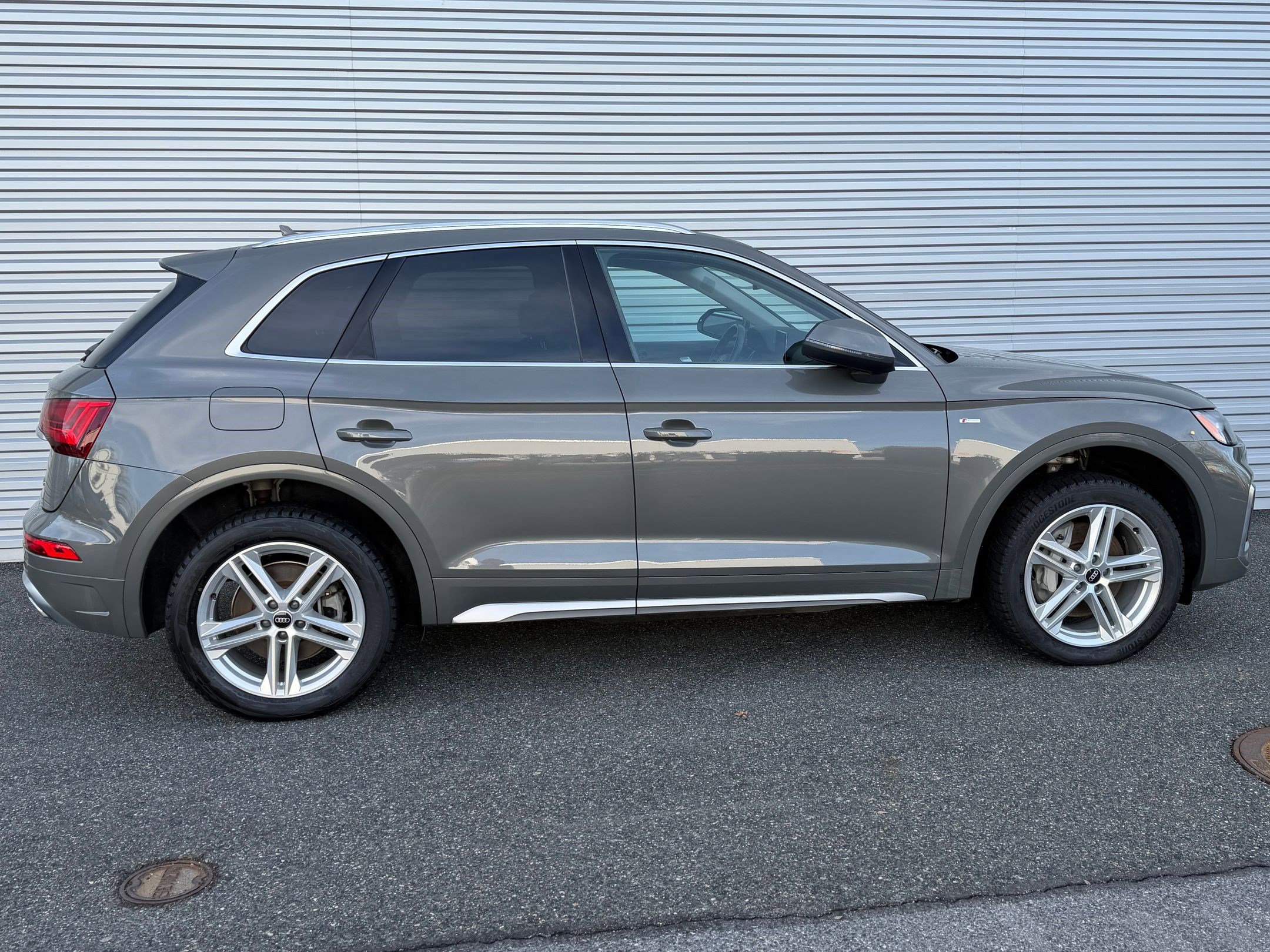 Used 2023 Audi Q5 e Premium Plus w/ Premium Plus Package image 6