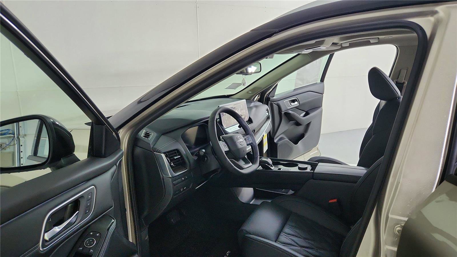 New 2026 Nissan Rogue Platinum w/ Platinum Premium Package image 15