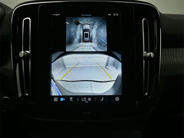 Used 2024 Volvo XC40 B5 Plus w/ Protection Package Premier image 21