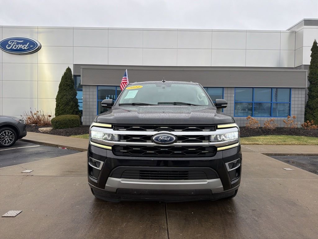 Used 2024 Ford Expedition Limited image 2