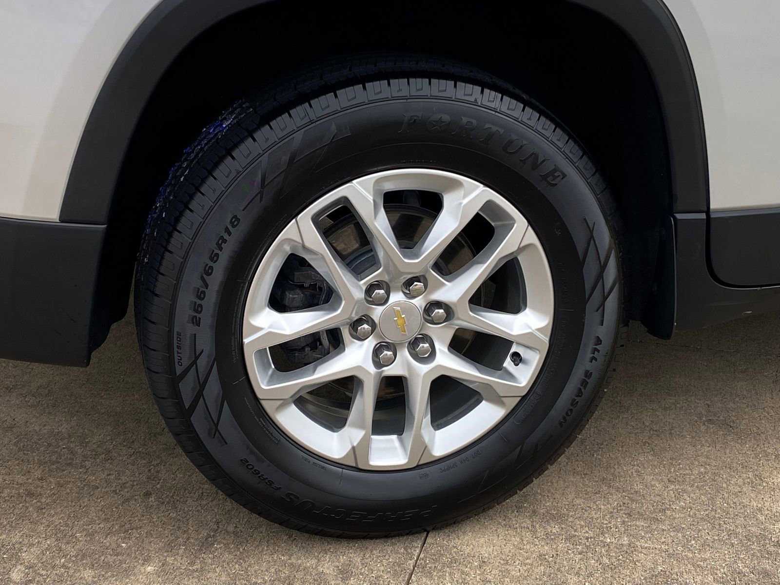 Used 2019 Chevrolet Traverse LT FWD image 8