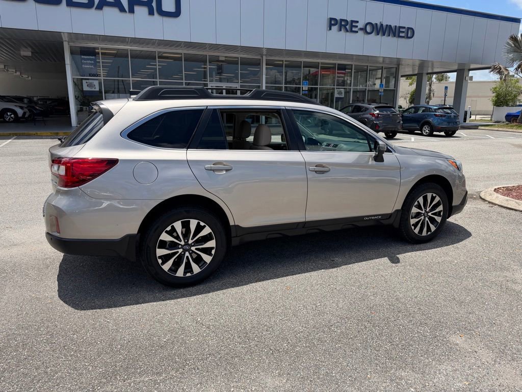 Used 2017 Subaru Outback 2.5i Limited AWD/4WD image 3