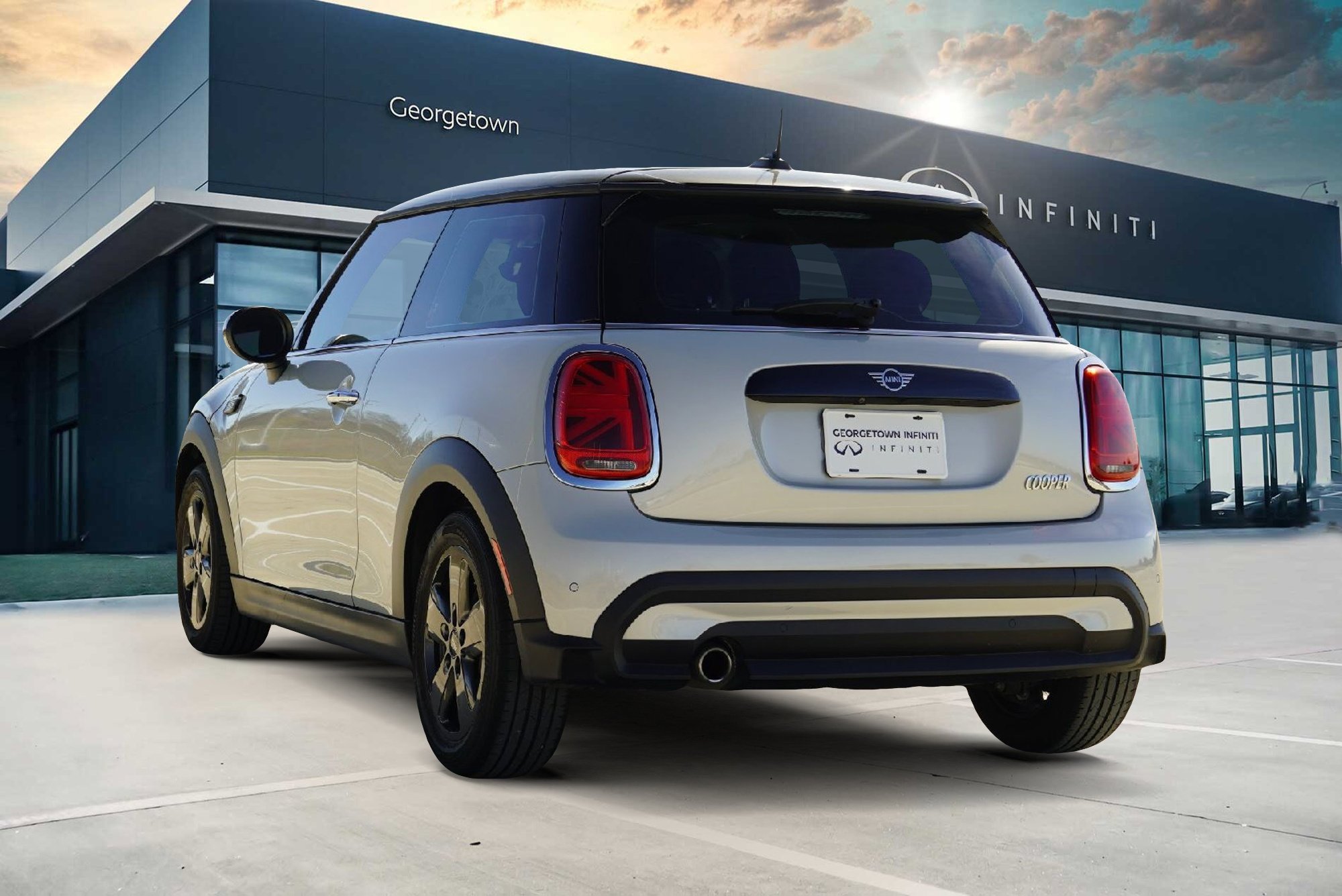 Used 2023 MINI Cooper 2-Door Hardtop image 7