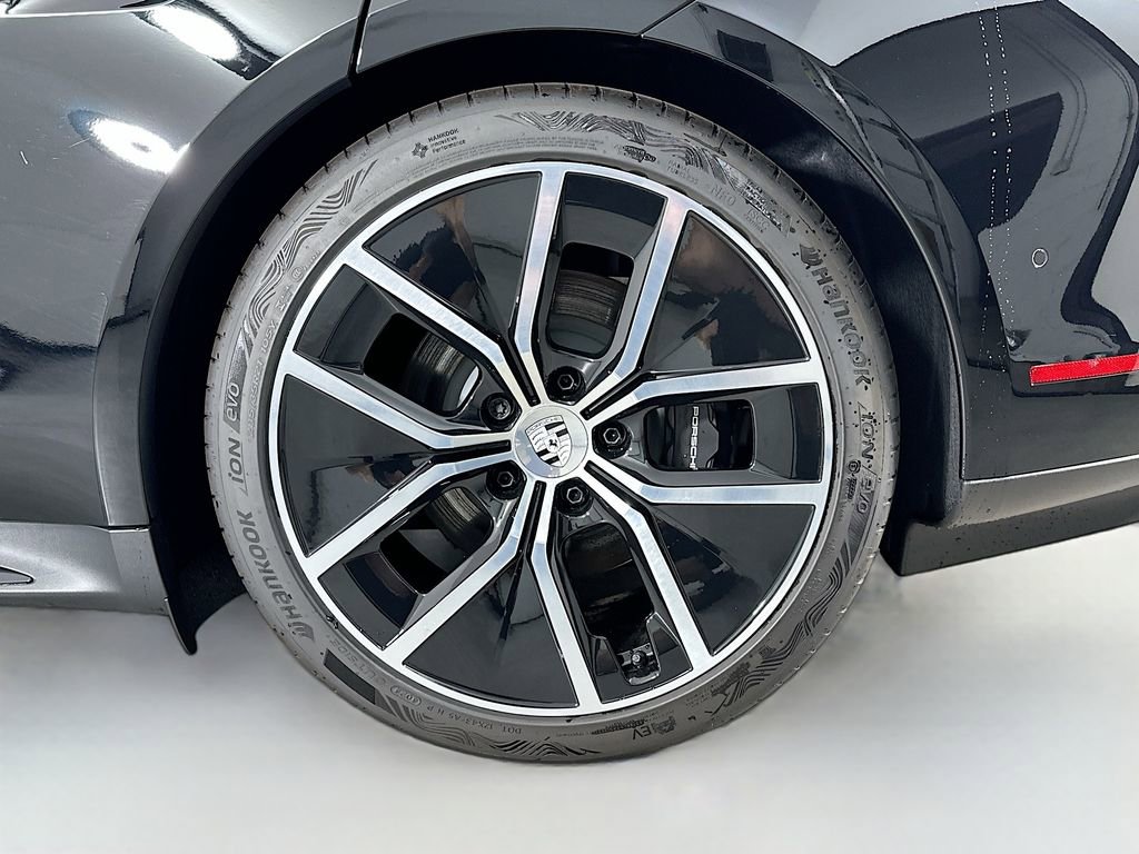 New 2025 Porsche Taycan image 33