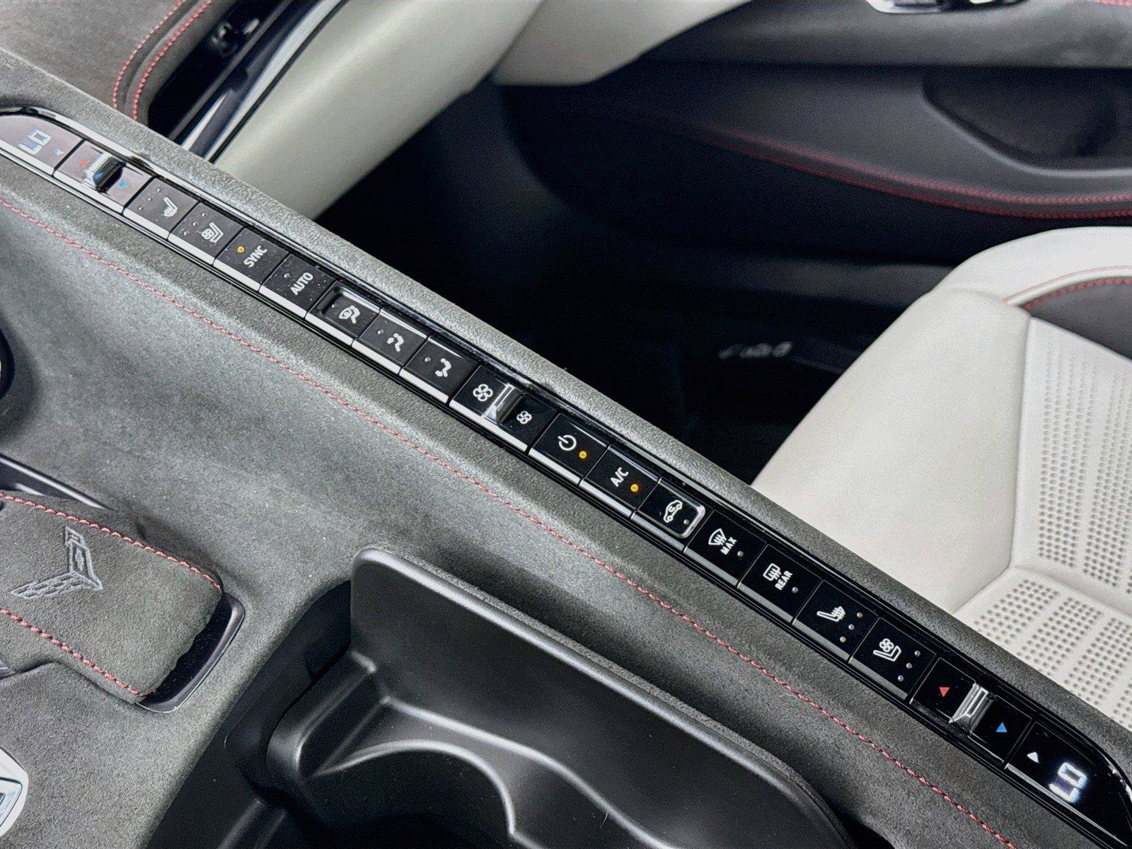 Used 2023 Chevrolet Corvette Stingray Premium Conv w/ Z51 Performance Package RWD image 27