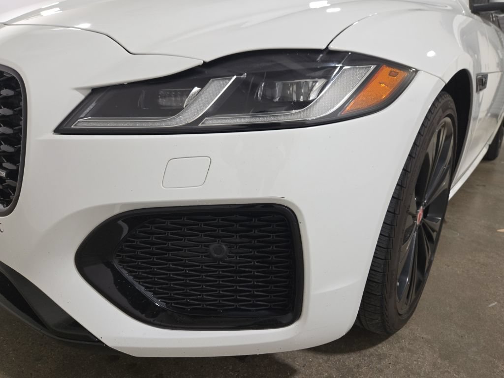 Certified 2022 Jaguar XF R-Dynamic SE AWD/4WD image 30