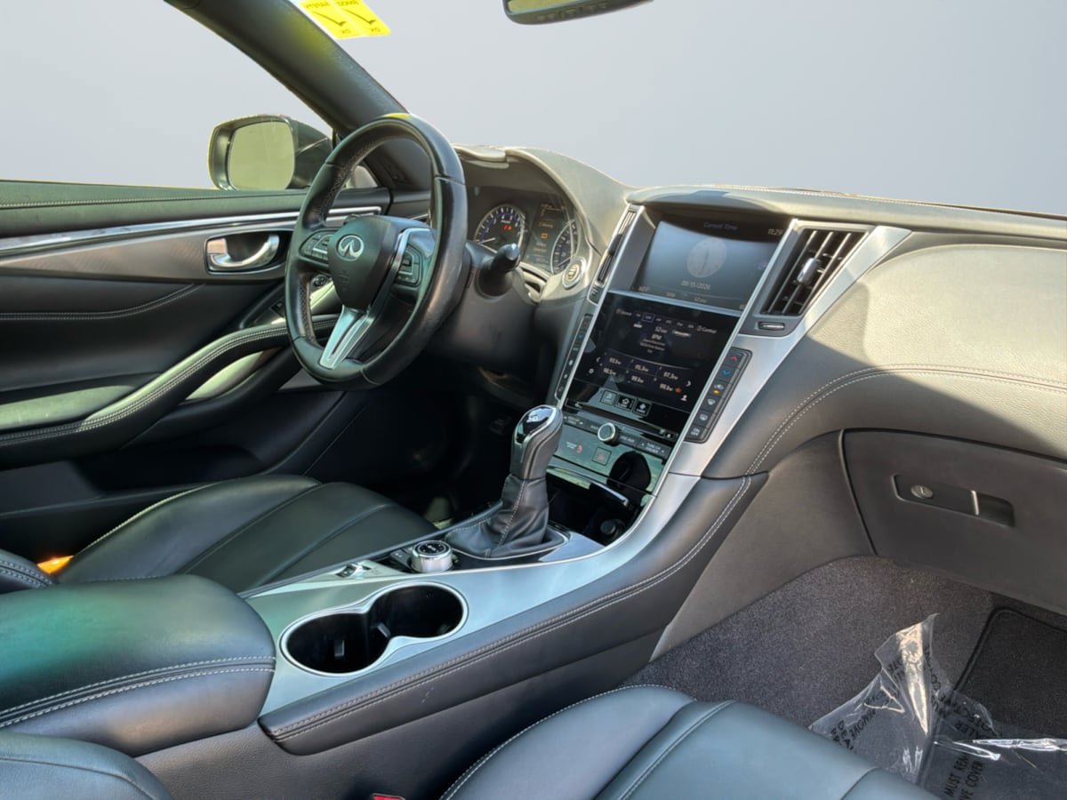 Used 2019 INFINITI Q60 3.0t Luxe RWD image 14