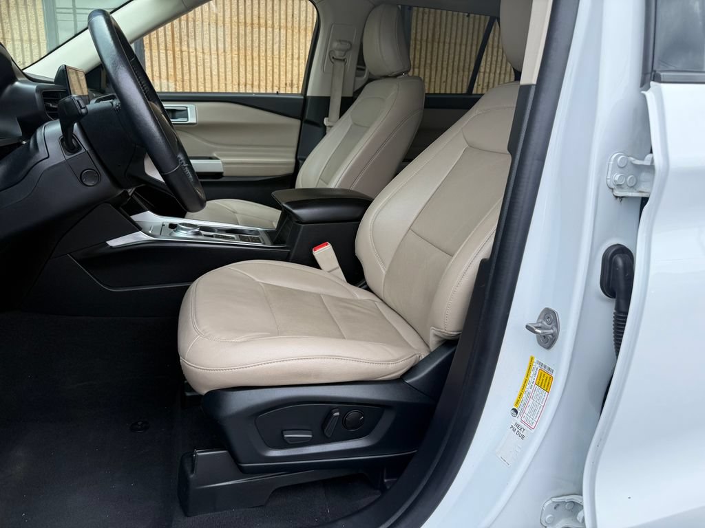 Used 2022 Ford Explorer Limited w/ Equipment Group 301A RWD image 15