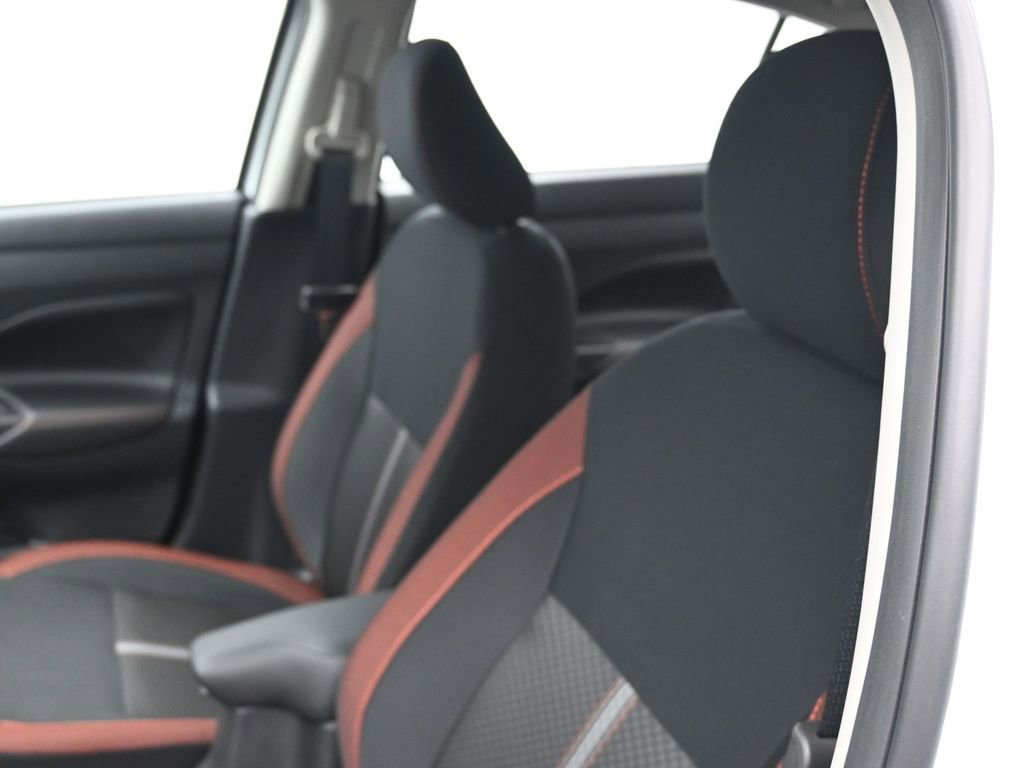 New 2025 Nissan Versa SR w/ Trunk Package FWD image 13
