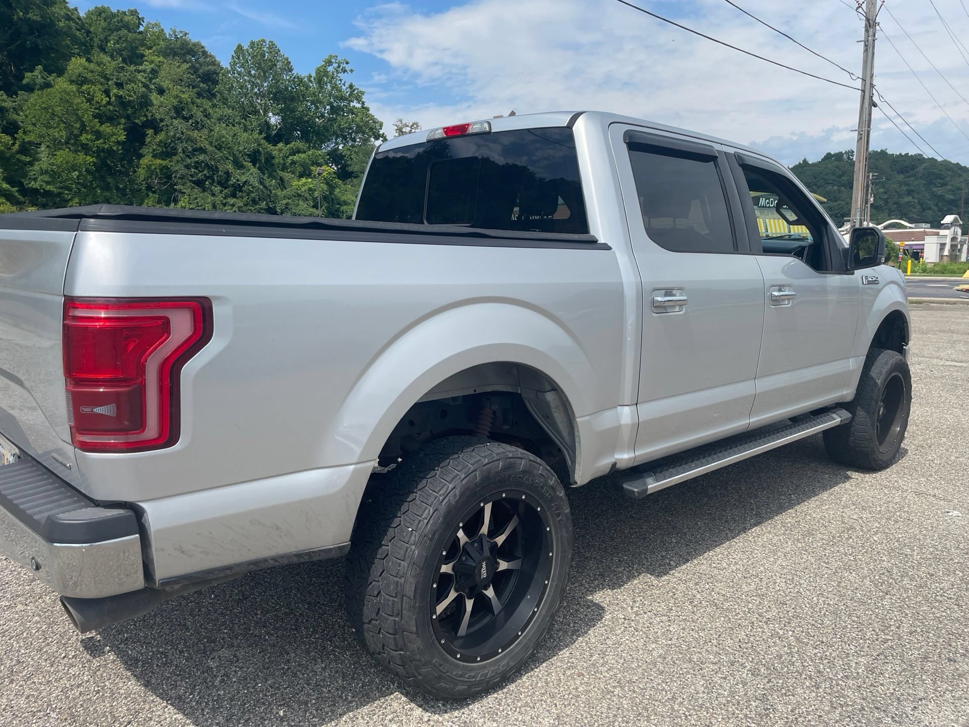 Used 2016 Ford F150 XLT w/ Equipment Group 302A Luxury AWD/4WD image 3