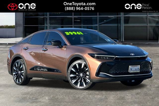 Used 2023 Toyota Crown Platinum