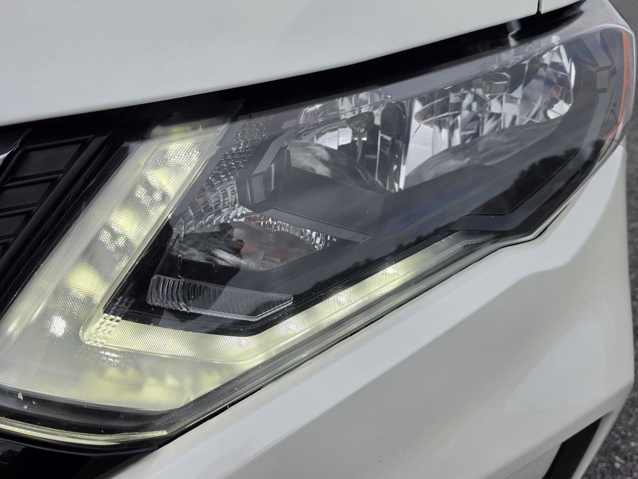 Used 2018 Nissan Rogue SV FWD image 20