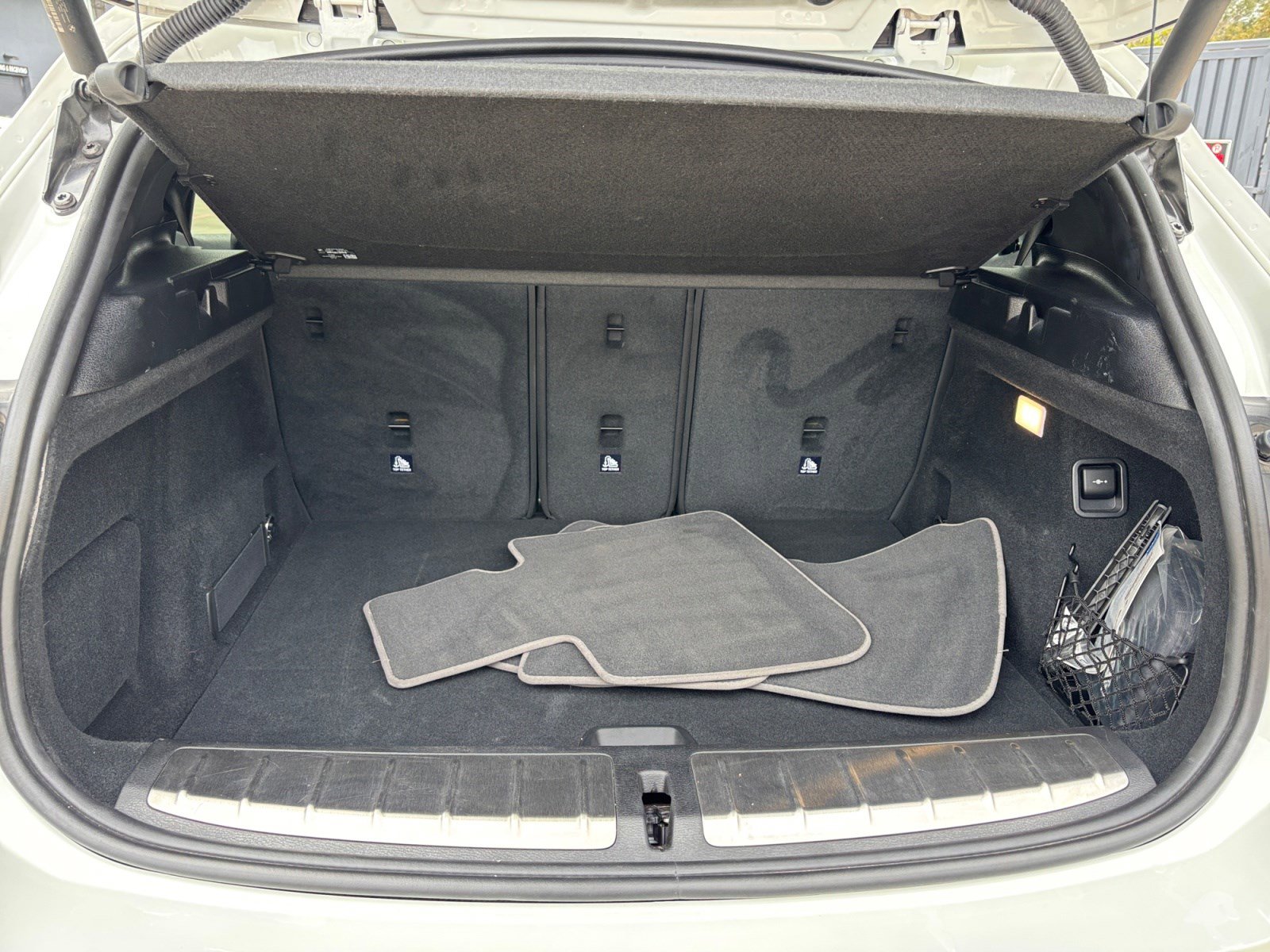 Used 2023 BMW X2 sDrive28i w/ Convenience Package image 16