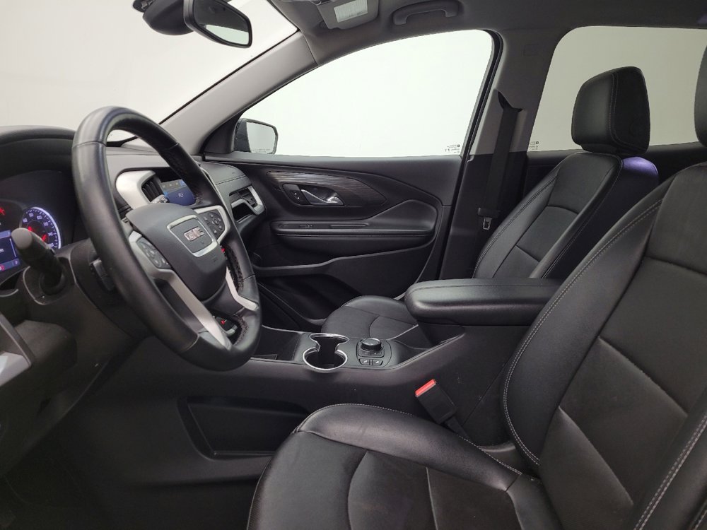 Used 2024 GMC Terrain SLT image 17