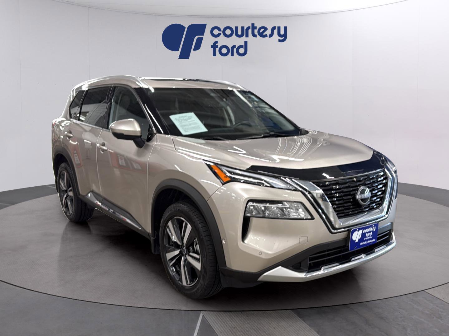 Used 2023 Nissan Rogue Platinum w/ Platinum Premium Package AWD/4WD image 1