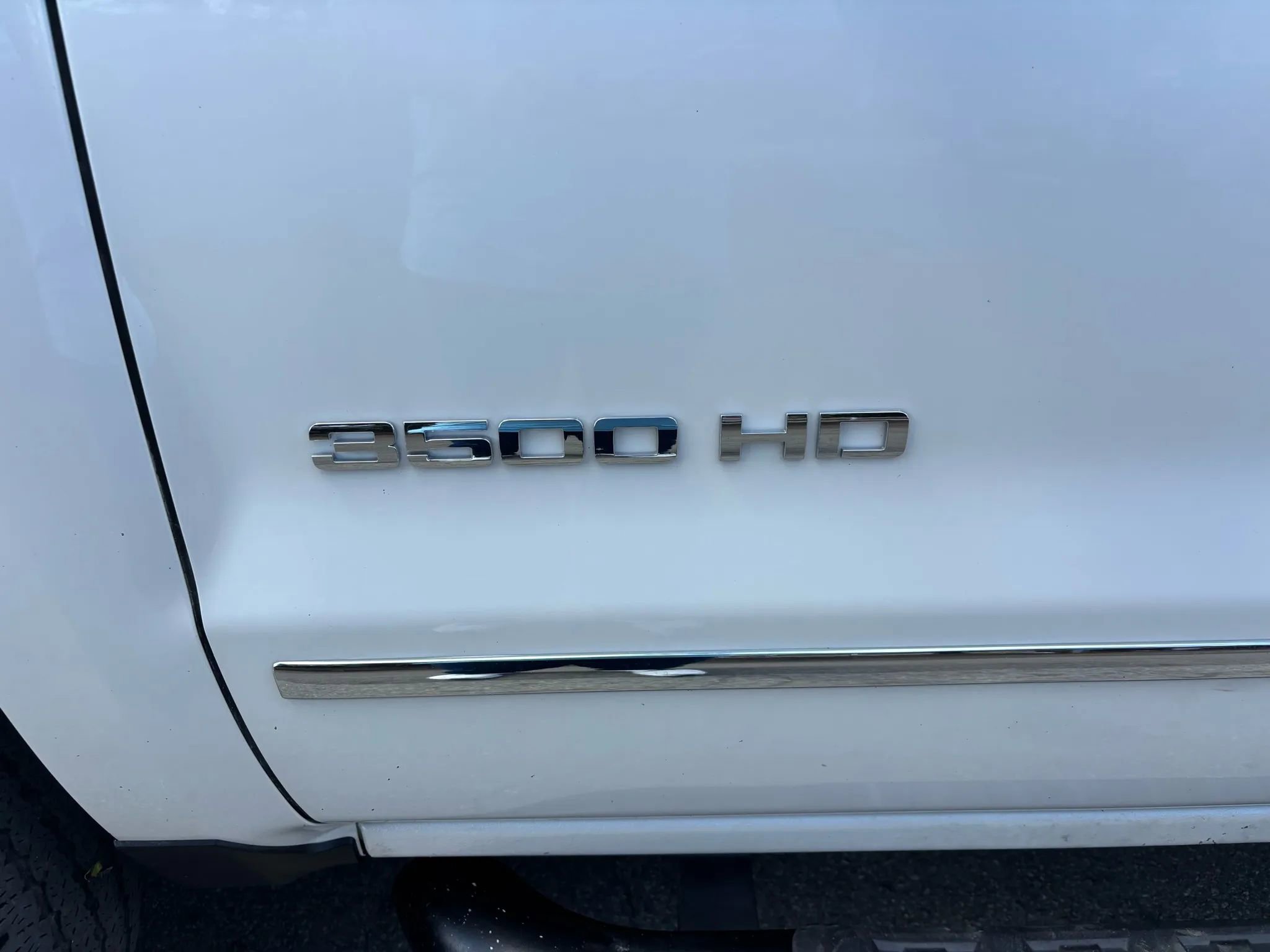 Used 2019 Chevrolet Silverado 3500 LTZ w/ Duramax Plus Package AWD/4WD image 9