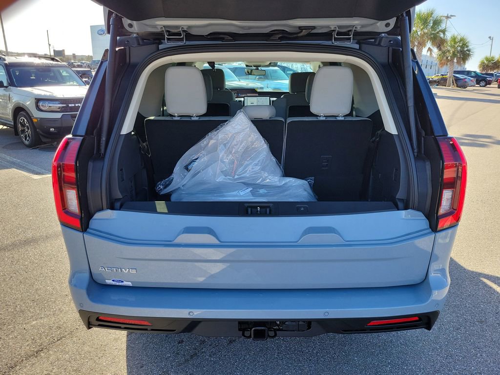 New 2026 Ford Expedition Active image 9