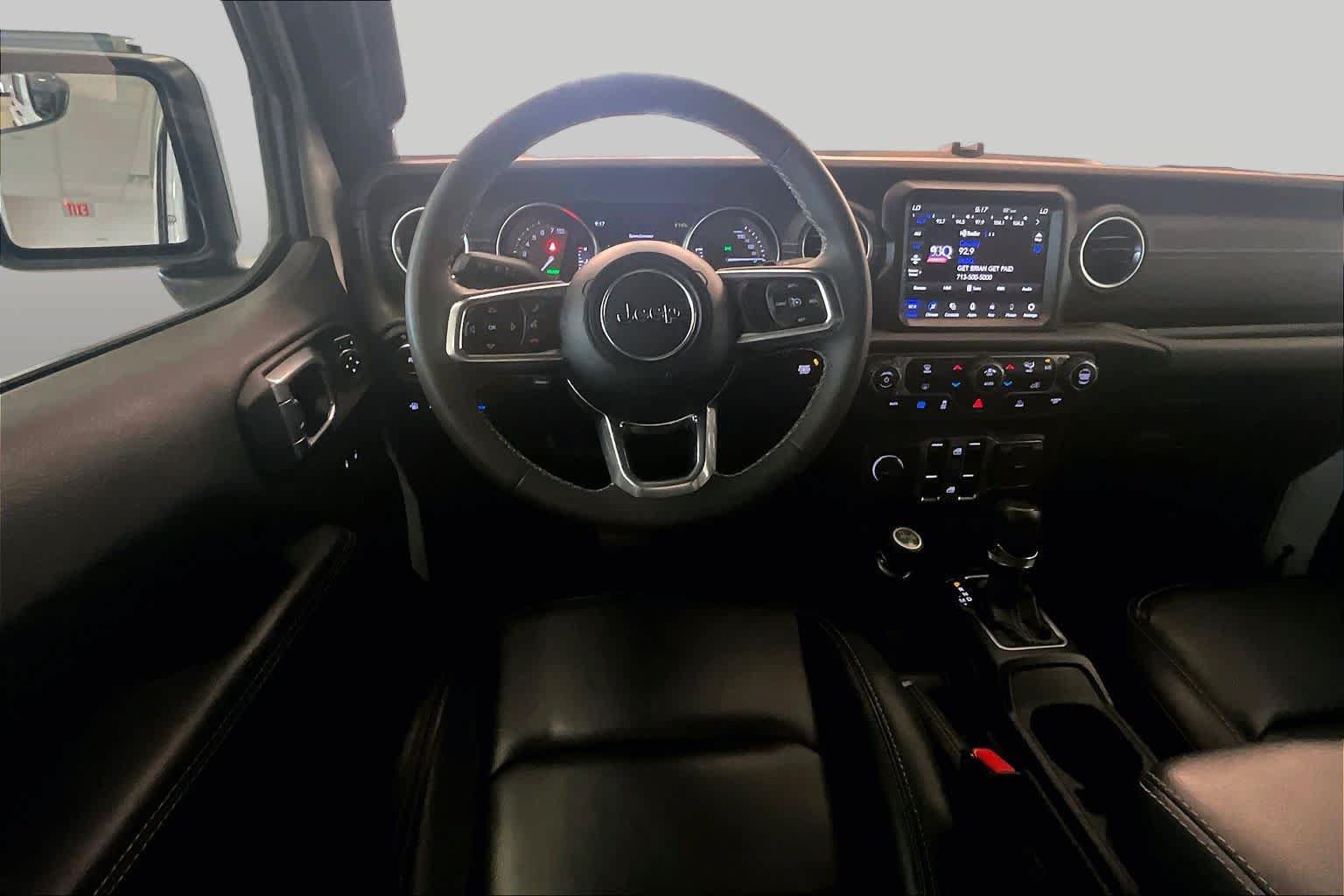Used 2023 Jeep Wrangler Unlimited Sahara AWD/4WD image 5
