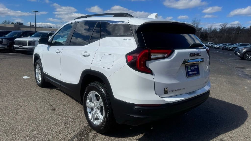 Used 2023 GMC Terrain SLE w/ Driver Convenience Package image 5