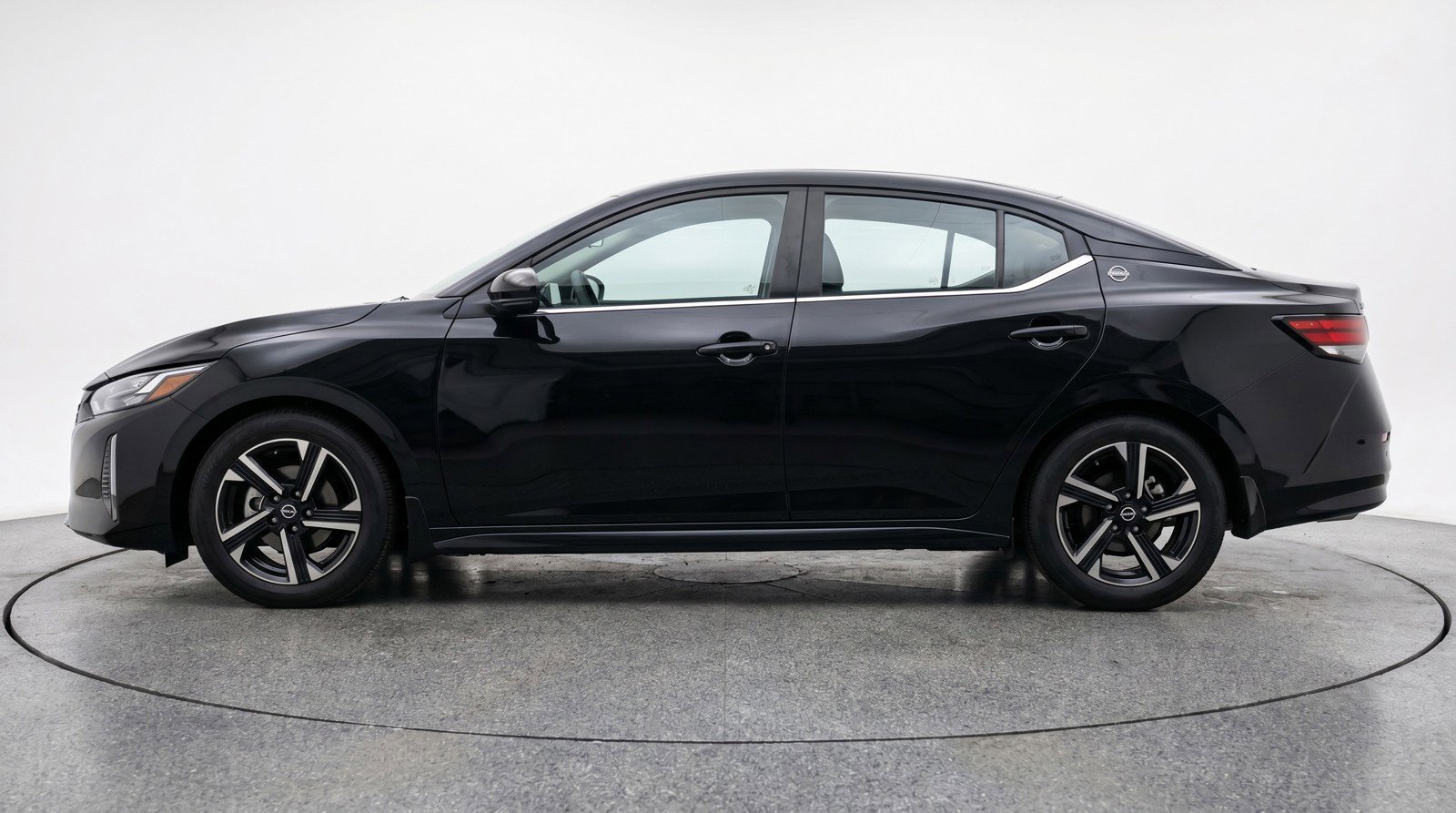 Used 2025 Nissan Sentra SV FWD image 5