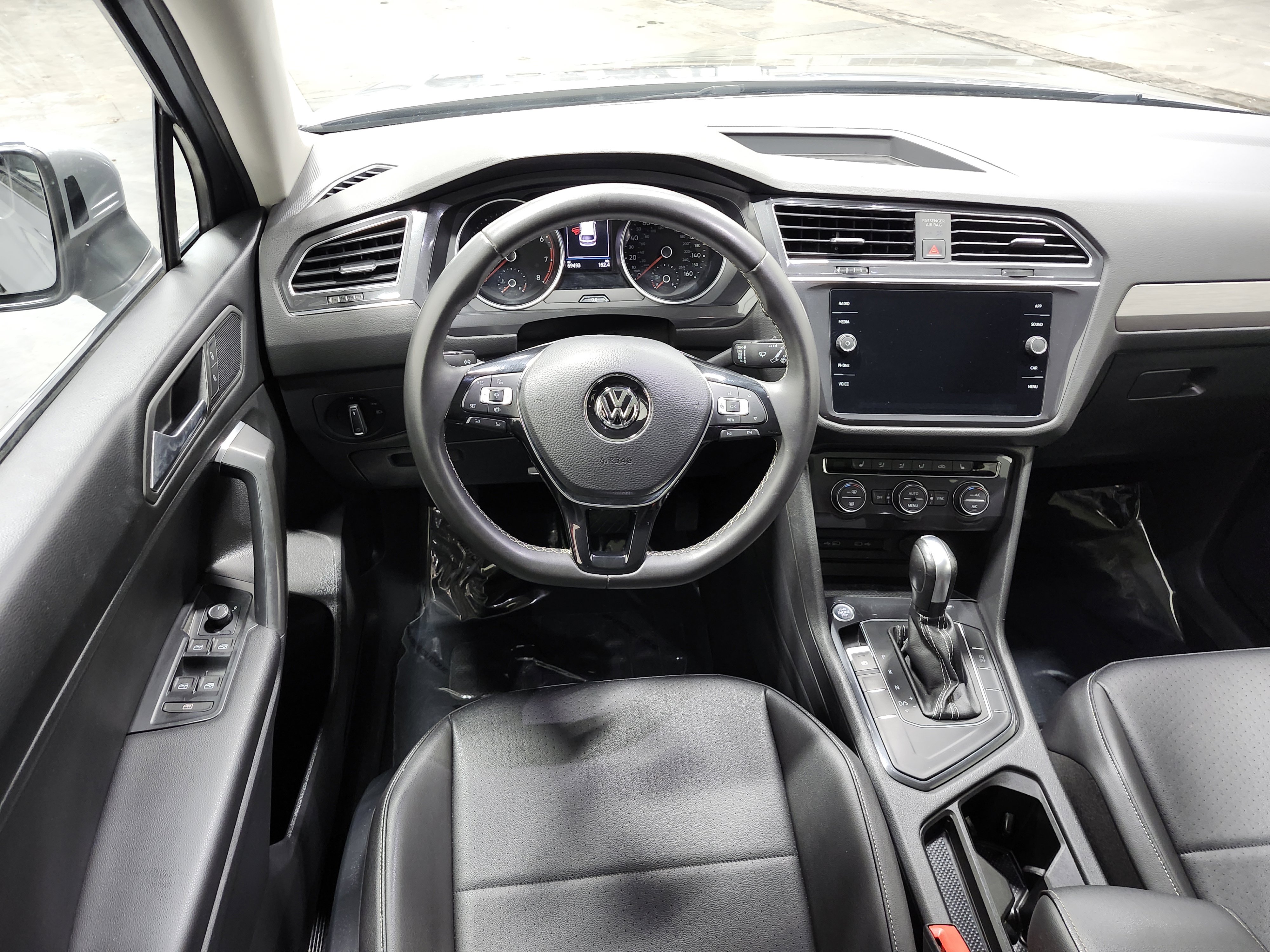 Used 2021 Volkswagen Tiguan SE FWD image 26