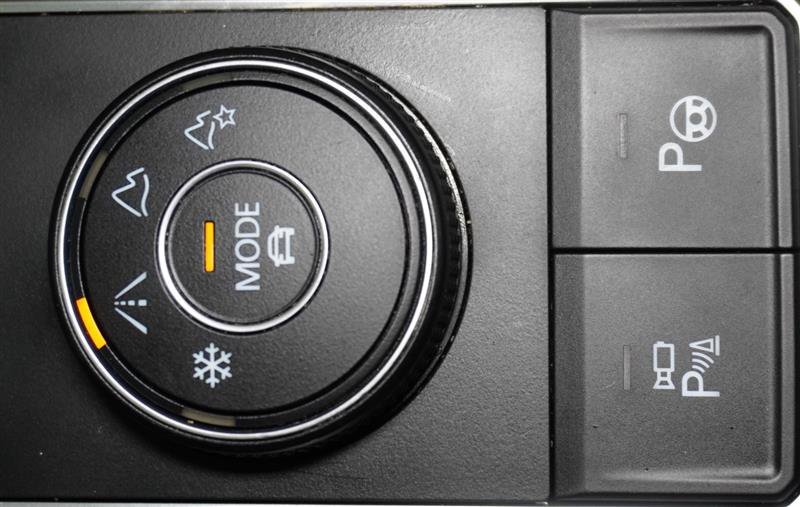 Used 2021 Volkswagen Atlas Cross Sport SEL Premium image 28