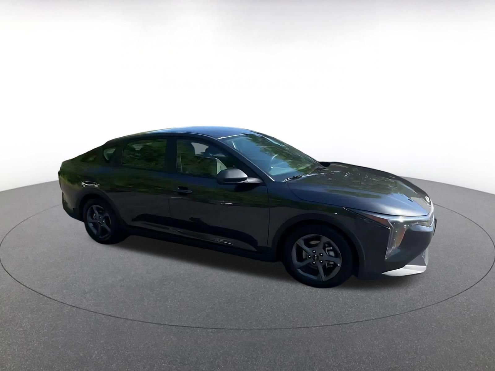 Used 2025 Kia K4 FWD image 2
