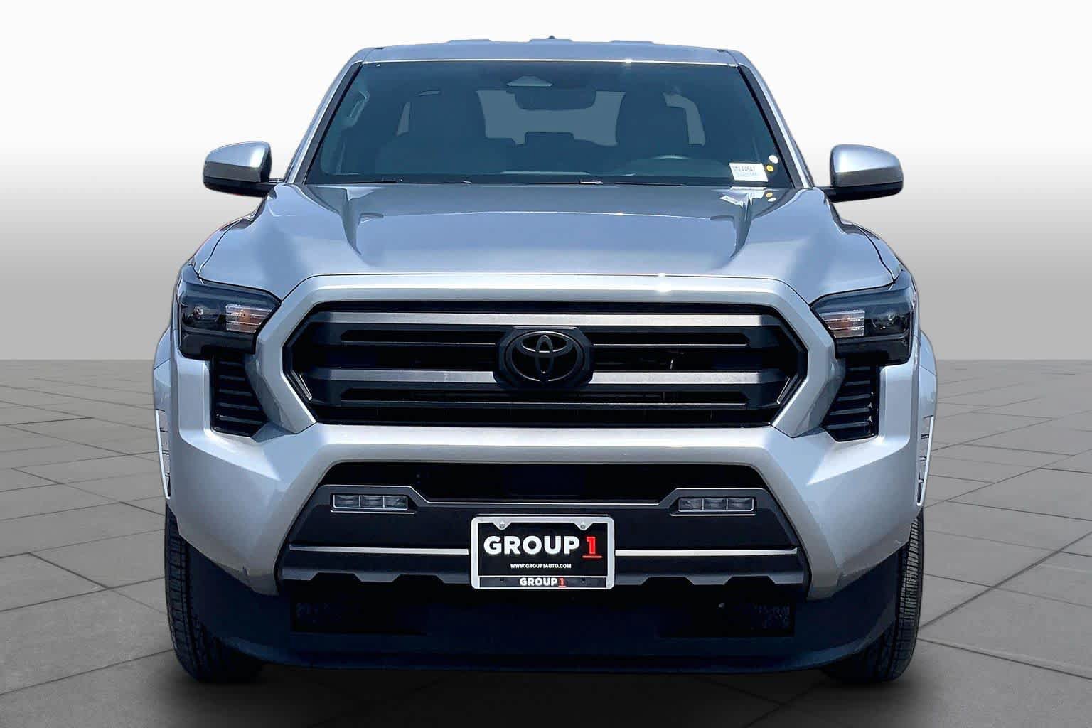Used 2025 Toyota Tacoma SR5 AWD/4WD image 4